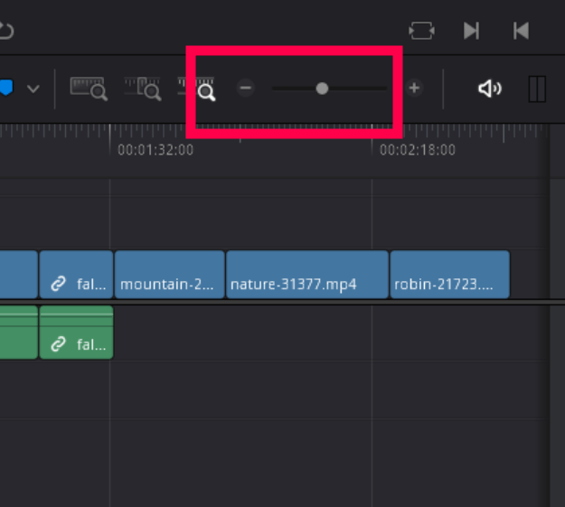 zoom in and out on the timeline in Davinci Resolve